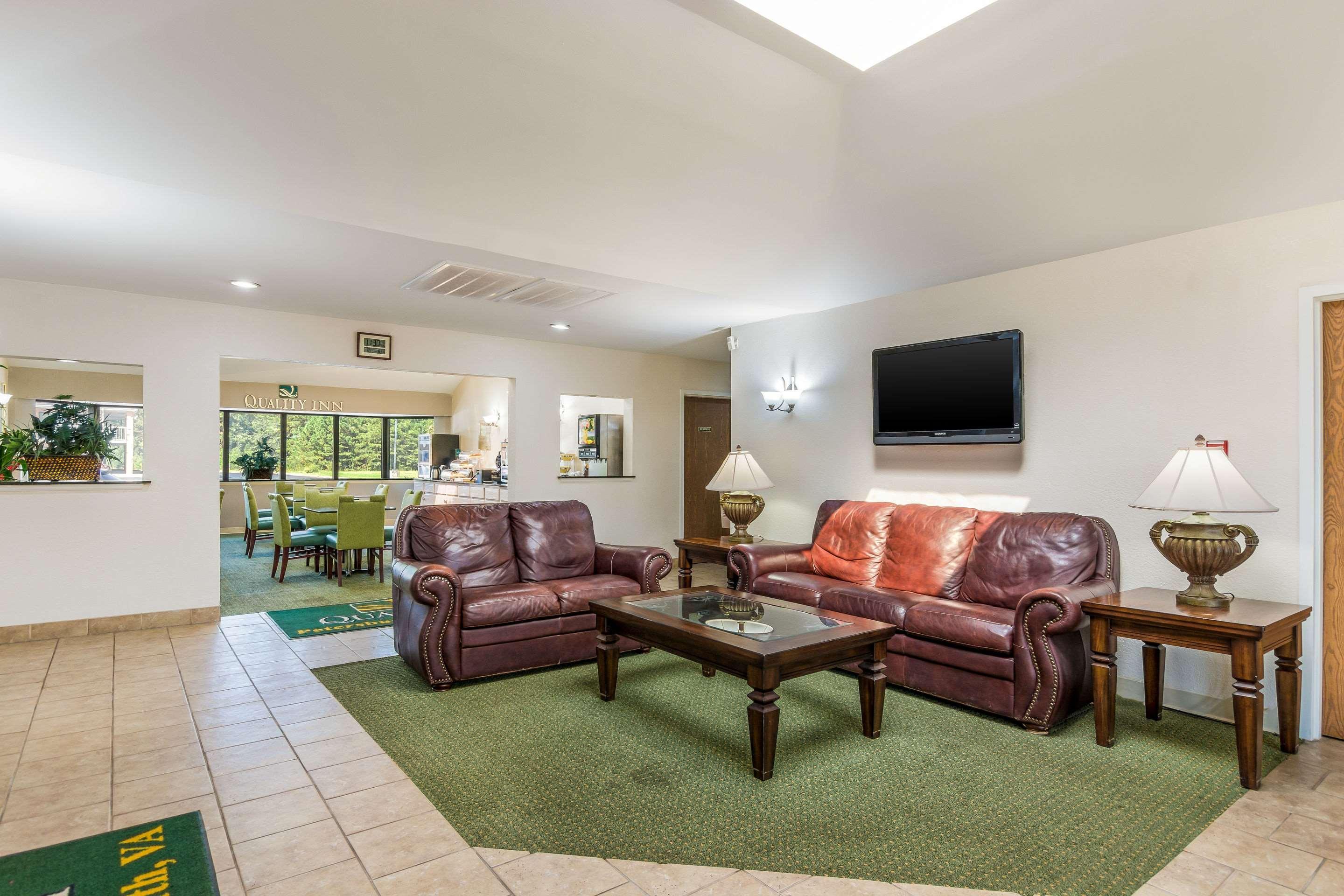 Quality Inn Petersburg Near Fort Gregg-Adams מראה חיצוני תמונה
