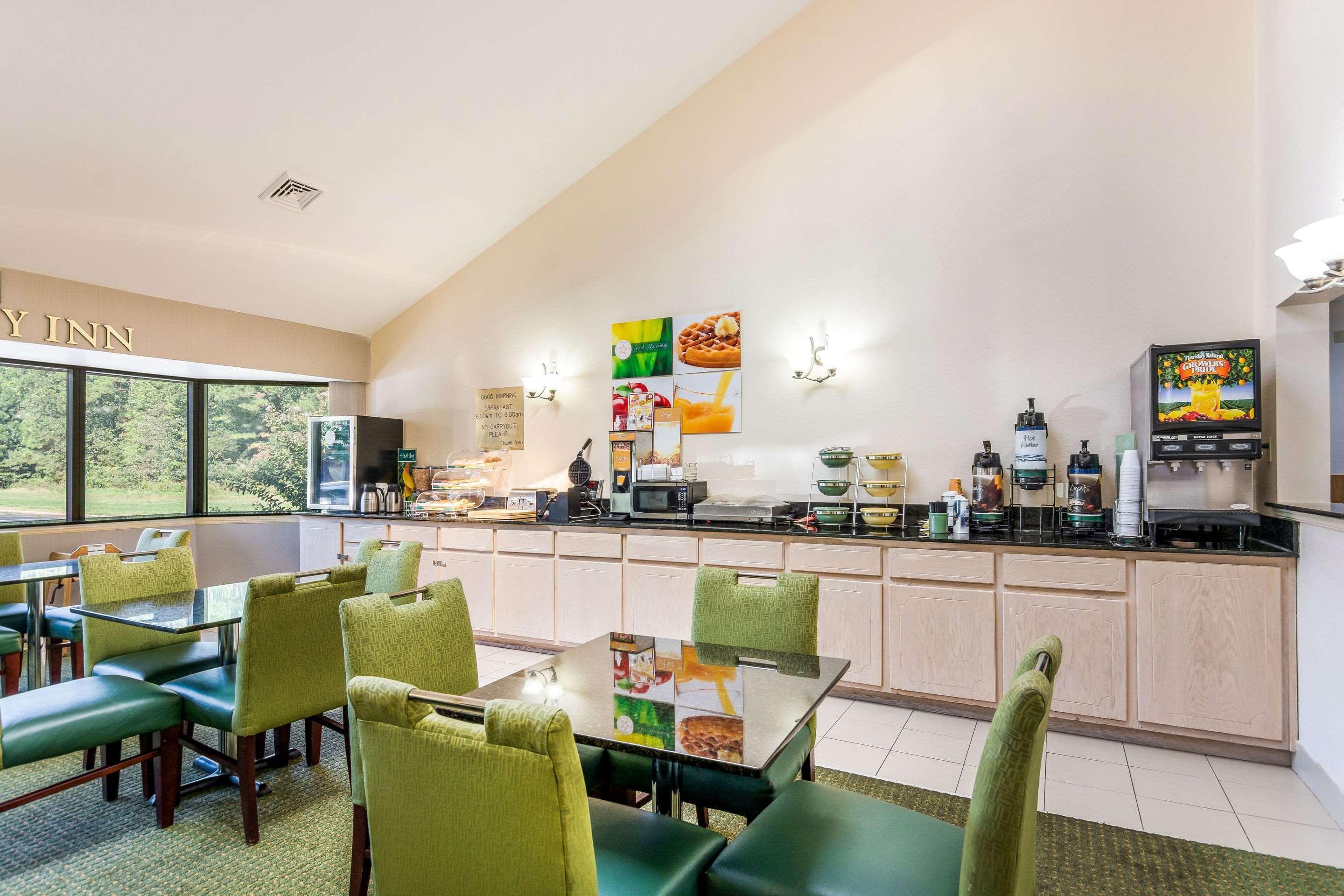 Quality Inn Petersburg Near Fort Gregg-Adams מראה חיצוני תמונה